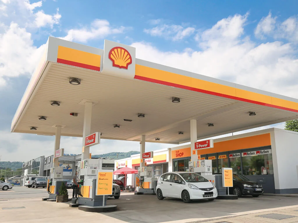 Tankstellenmitarbeiter Autohaus Vatterott Kopie